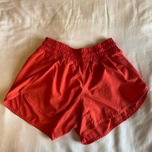 LuluLemon Tracker Short 4” inseam size 6